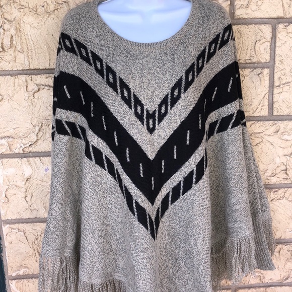 Gibson Latimer Sweaters - Gibson Latimer bath wing poncho Aztec Fringe Tribe